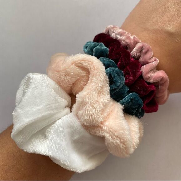 Set of 5 Velvet Scrunchies - Picture 1 of 2